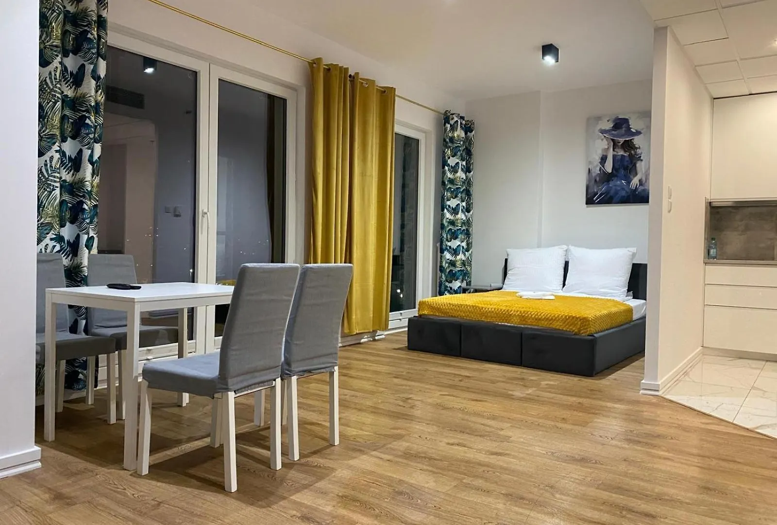Apartment Warszawski Hongkong, Kultowe Miejsce Warsaw