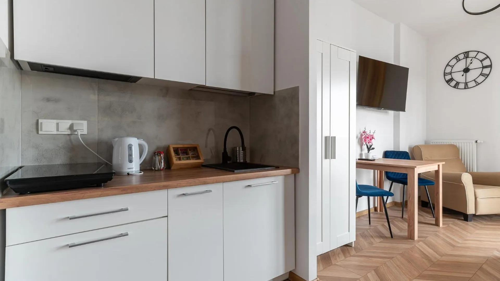 Apartment Warszawski Hongkong, Kultowe Miejsce Warsaw