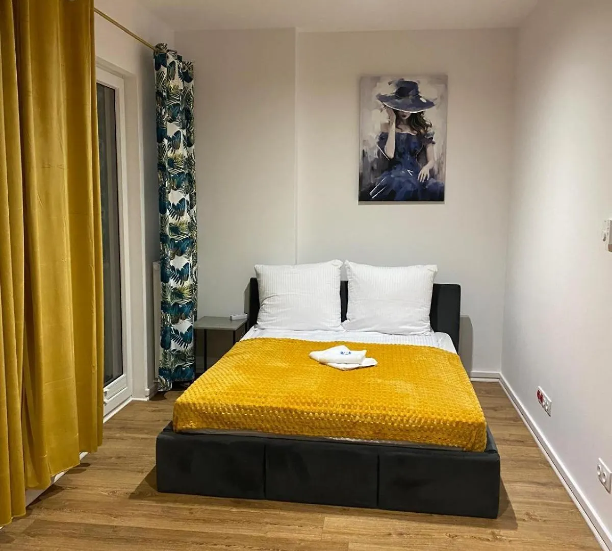 Apartment Warszawski Hongkong, Kultowe Miejsce Warsaw